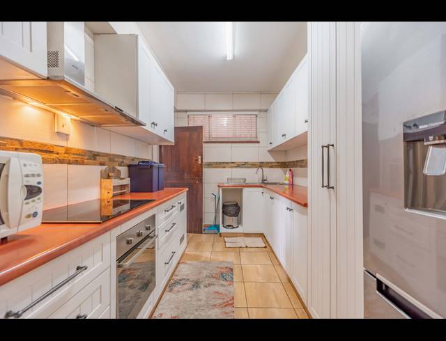 3 BEDROOM APARTMENT SOLD IN GLENWOOD